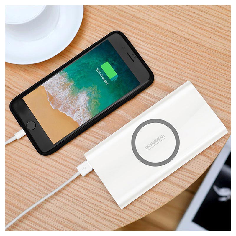 Powerbank Powerbank mit kabellosem Laden