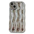 iPhone 15 3D Linear Wavy Tasche - Silber