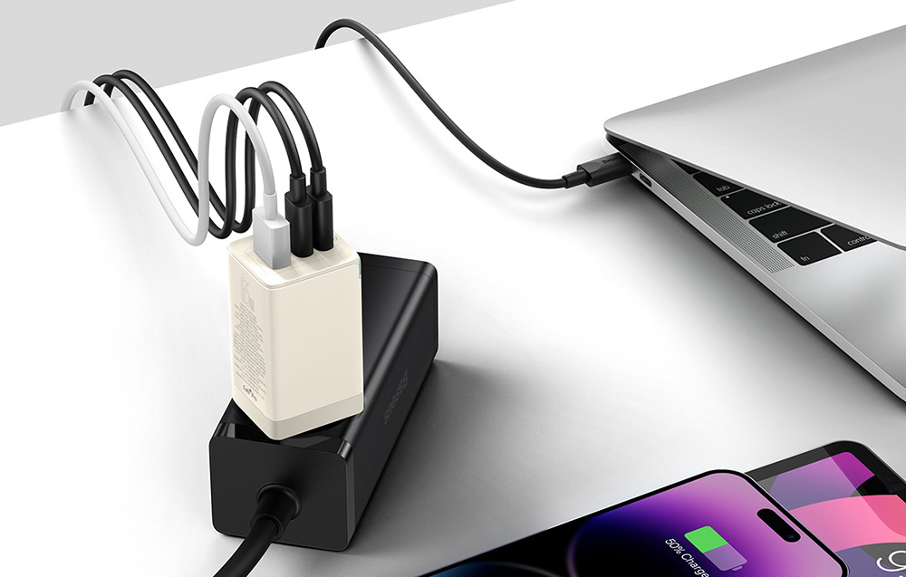 Baseus GaN5 Ultra 65W Wandladegerät - USB-C Kabel, 2x USB-C, USB-A - Weiß
