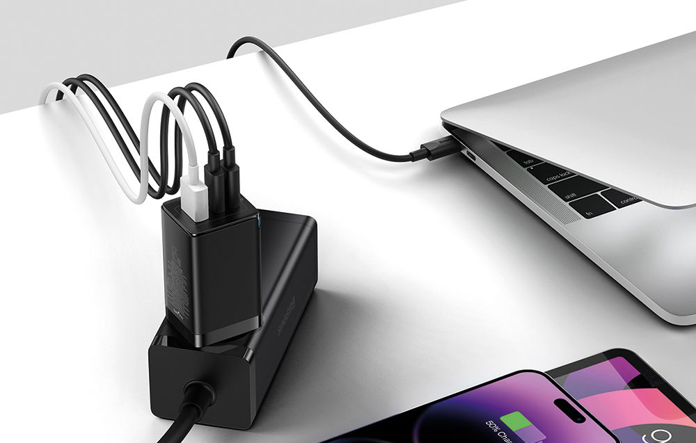 Baseus GaN5 Pro 65W Wandladegerät - 2xUSB-C, USB-A - Schwarz