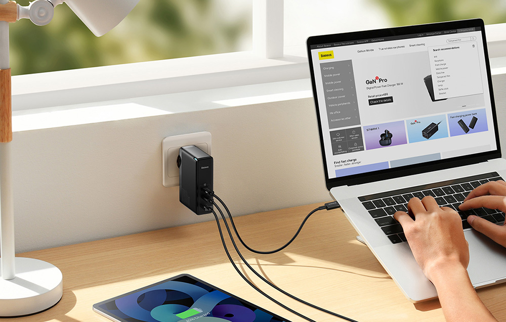 Baseus GaN5 Pro 140W Wandladegerät mit USB-C-Ladekabel - 2xUSB-C, USB-A - Schwarz